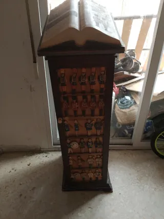 Mueble antiguo forma púlpito madera