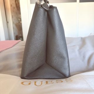 Guess negro nuevo