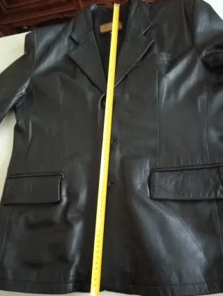 Giacca in pelle nera