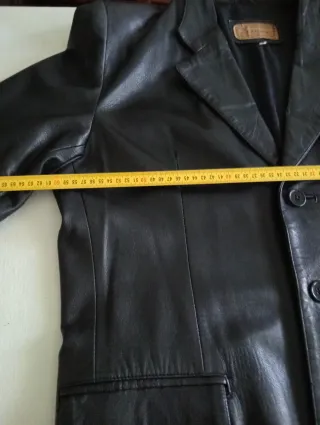 Giacca in pelle nera