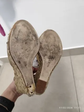 Sandalias cuña Gloria Ortiz doradas