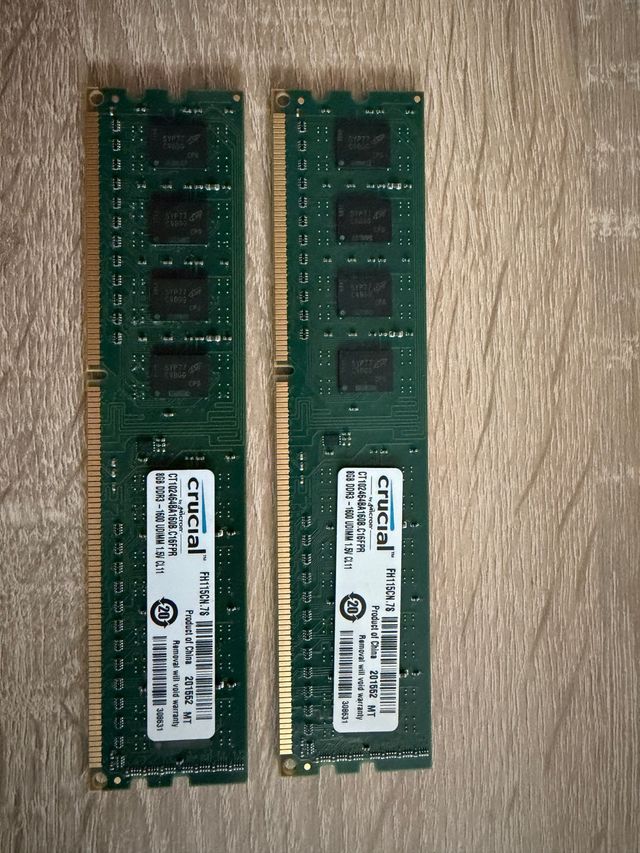 2x Crucial 8GB DDR3 RAM 1600MHz