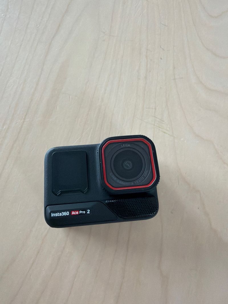 Insta360 Ace Pro 2 + Xplorer Grip Pro afbeelding 2