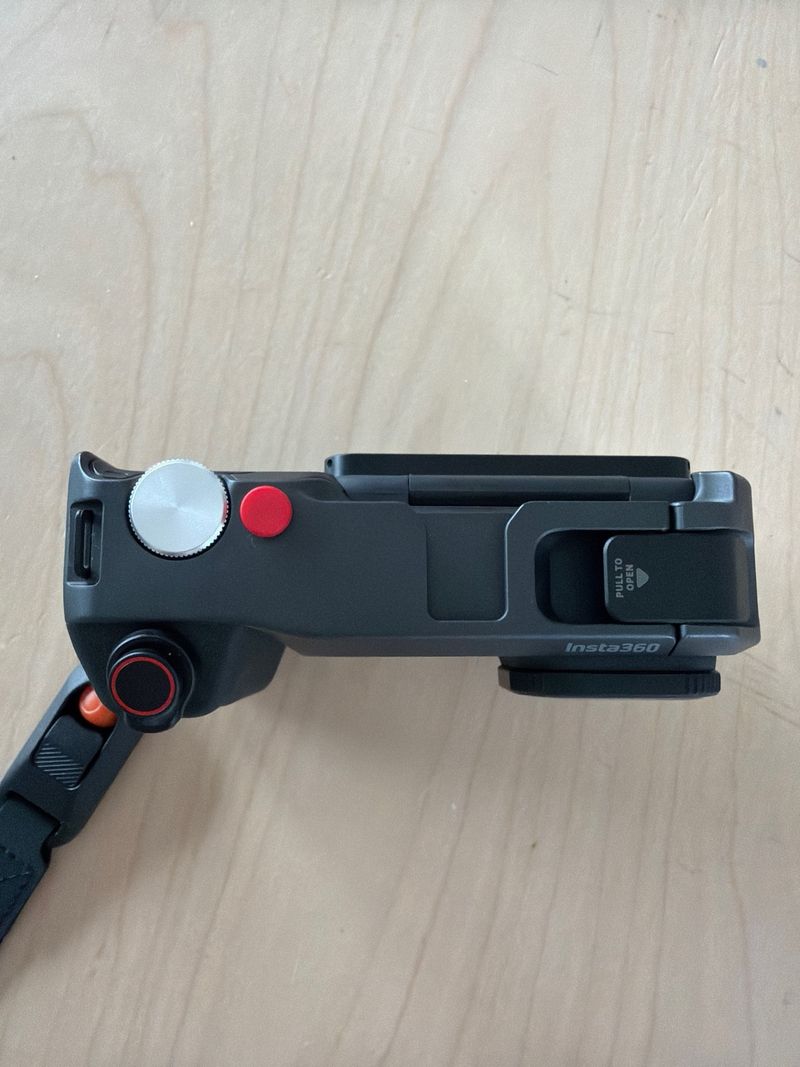 Insta360 Ace Pro 2 + Xplorer Grip Pro afbeelding 9