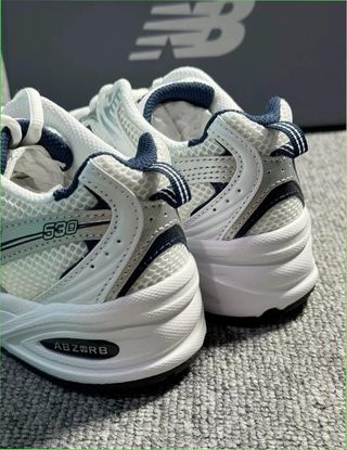New Balance 530 Talla 39.5 Blanco/Gris