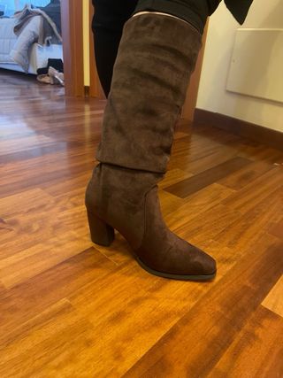 Stivali invernali marroni in camoscio