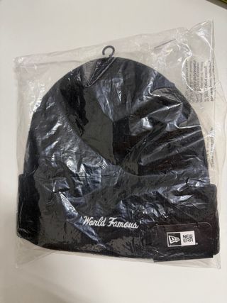 Gorro Supreme x New Era Negro