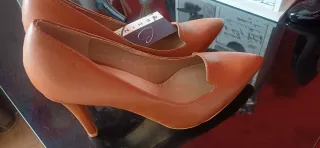 Zapatos de tacón marrones