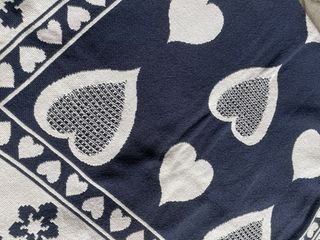 Manta de sofá reversible con corazones