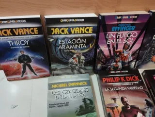Lote 11 libros de Ciencia Ficción
