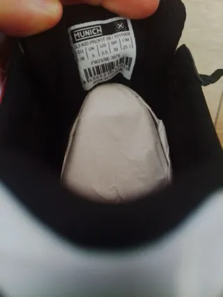 Zapatillas Munich Negras y Blancas