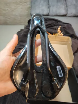 Sillín Carbono 3D Ryet 240x135mm 152gr