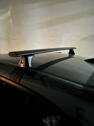 Barras Techo Cruz Airo T Negras + Accesorios