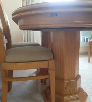Mesa comedor y 6 sillas de madera