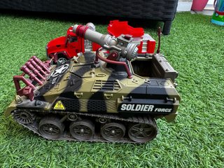 Tanque militar y camion bomberos juguete