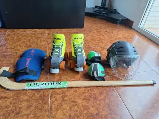 Casco hockey patines niños (marca Sitka)