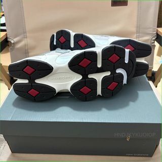 New Balance 9060 Gris Talla 41.5