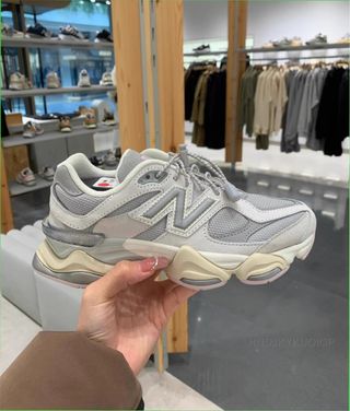 New Balance 9060 Gris Talla 39.5