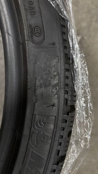 4 neumaticos Michelin Pilot Alpine 19 235/35/19