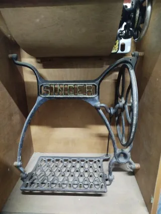 Máquina de coser a pedal Singer años 40
