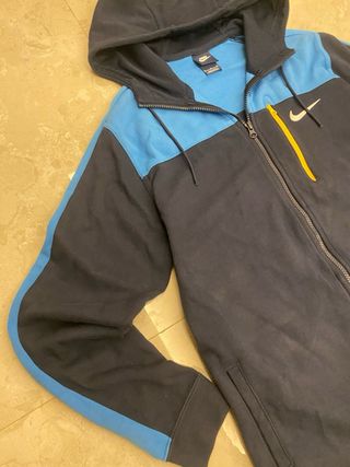 Chaqueta deportiva Nike con cremallera