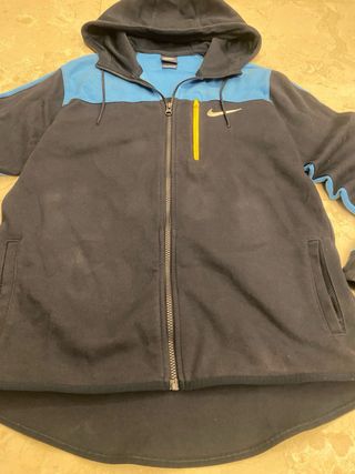 Chaqueta deportiva Nike con cremallera