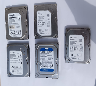 4 HARD DISK DA 1 TB + 1 DA 500GB. FUNZIONANTI 100%