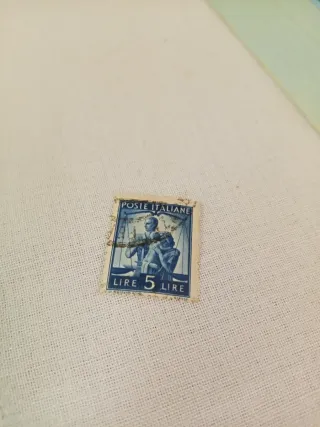 Francobollo Poste Italiane 5 Lire