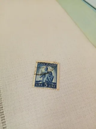 Francobollo Poste Italiane 5 Lire