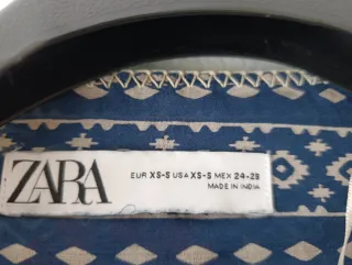 Abrigo capa Zara estampado étnico