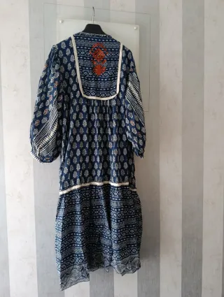 Abrigo capa Zara estampado étnico