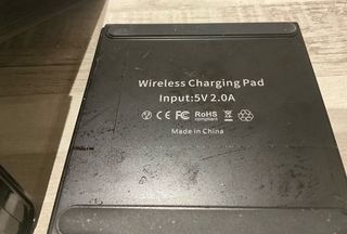 *️⃣ESTACIÓN DE CARGA INALÁMBRICA MOKO 2-en-1.