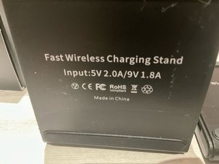 *️⃣ESTACIÓN DE CARGA INALÁMBRICA MOKO 2-en-1.