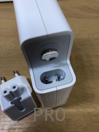 Adaptador de Corriente - Apple