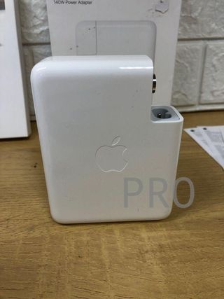 Adaptador de Corriente - Apple