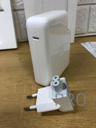 Adaptador de Corriente - Apple