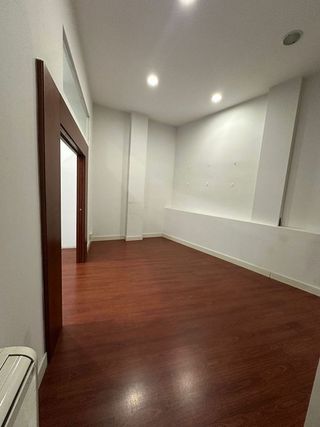 Local comercial en alquiler en Fontsanta - Fatjó en Cornellà de Llobregat