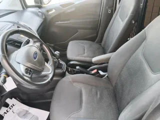 Ford Transit Courier 2021. 6 velocidades