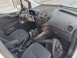 Ford Transit Courier 2021. 6 velocidades