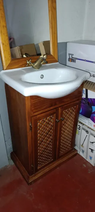 Mueble de baño madera con espejo