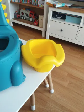 Orinal Dinosaurio Azul y Amarillo y adaptador WC