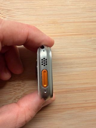 Apple Watch Ultra 2 con cinturino blu navy originale