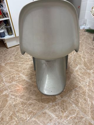 Juego de 2 sillas modernas de Plastico