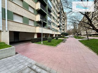 Local comercial en venta en Barañain