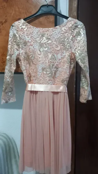 Vestido Poeté Color. Salmón con lentejuelas verde