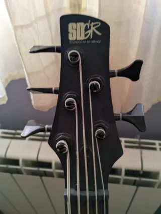 Bajo Eléctrico Ibanez SR305 Negro