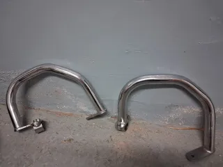 Protecciones laterales moto cromadas