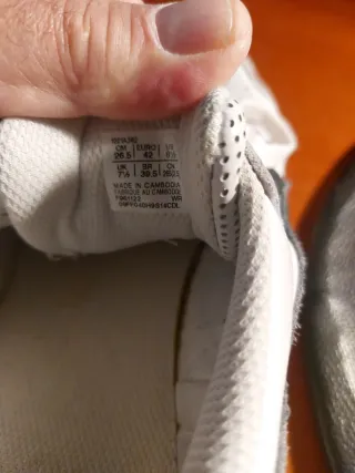 Zapatillas Asics Talla 42 Blancas y Negras