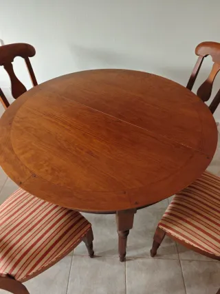 Mesa cerezo redonda + 4 sillas comedor ECI