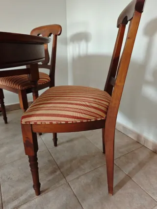 Mesa cerezo redonda + 4 sillas comedor ECI